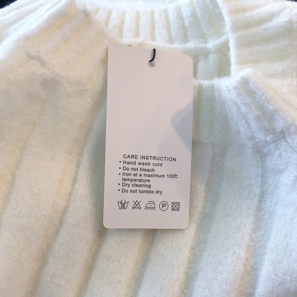 LAST ONE White round neck oversized sweater - Picture 7 of 7